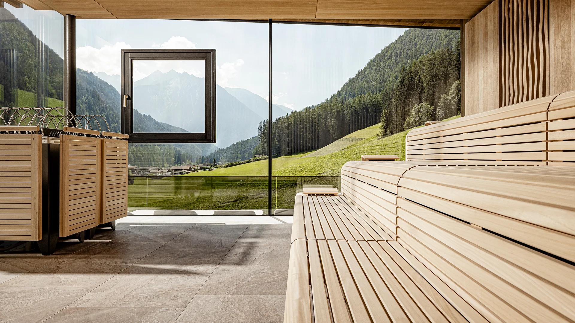 8 verschiedene Saunen mit Panorama Wellnesshotels - Sauna - Entspannung - Ahrntal