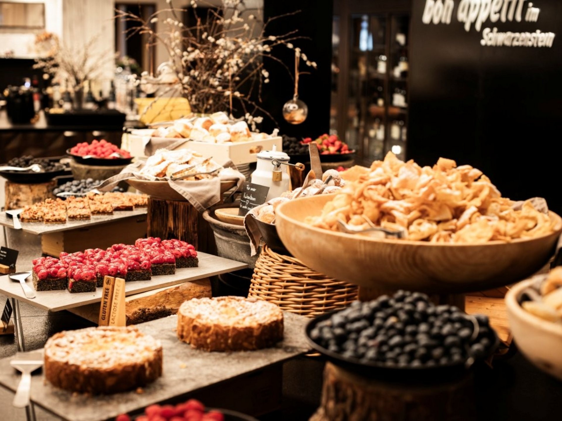 Wellnesshotel Südtirol SCHWARZENSTEIN - Wellnessurlaub in den Alpen Wellnesshotel Südtirol SCHWARZENSTEIN - Wellnessurlaub in den Alpen